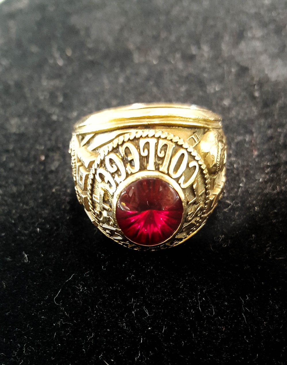 A Complete Guide to Identifying Estate Jewelry Maker's Marks, Period