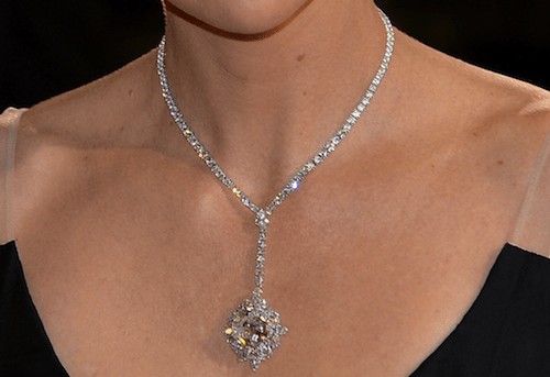 Charlize_Theron_in_Harry_Winston_Oscars_2014-resized-600