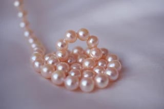 pearls-3030446_1920
