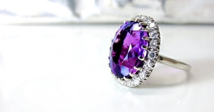 choosing a non diamond engagement ring 