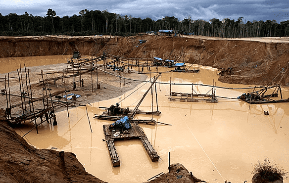 Small-scale_mining_in_Peru-resized-600_Compressed